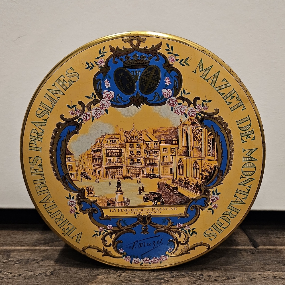 Vintage French Beautiful Mazet de Montargis Veritables Praslines Tin